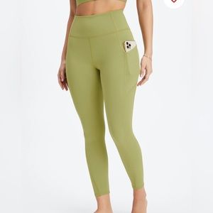 Fabletics Oasis High Waisted 7/8 Leggings